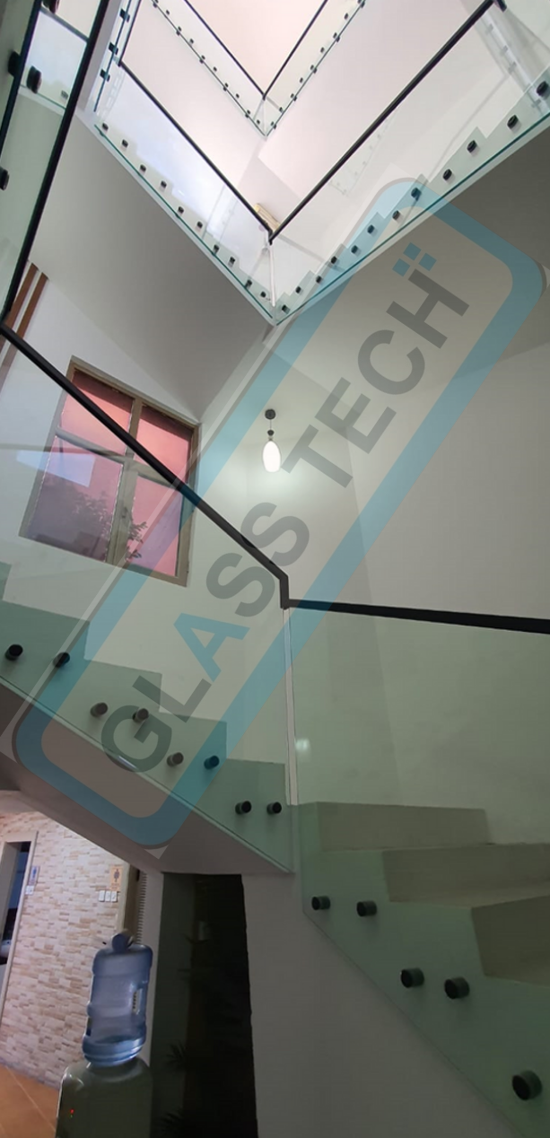 Home staircase railing